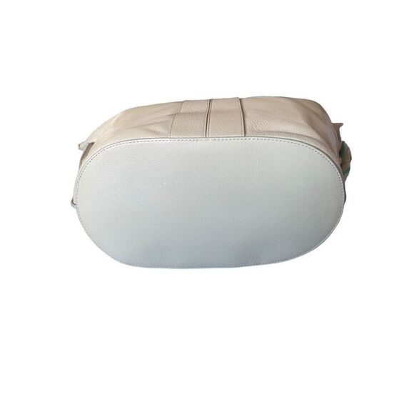 Vince Camuto, Afina leather light, khaki, smooth, leather shoulder bag. - Picture 3 of 9